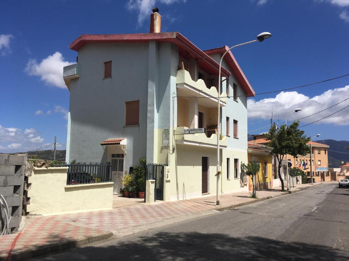 Bed And Breakfast Da Antonio - Orgosolo Exterior foto